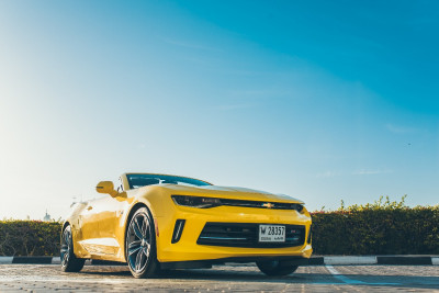 Yellow Chevrolet Camaro Photo 2