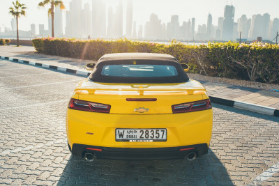  Yellow Chevrolet Camaro Photo 6
