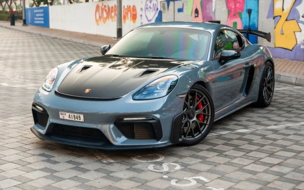 Porsche Cayman GT4 RS