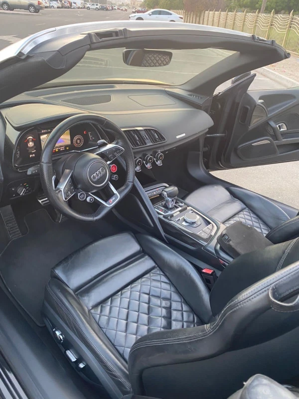  Black Audi R8 Convertible Photo 3