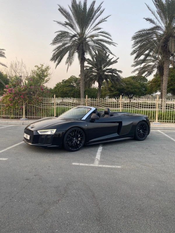  Black Audi R8 Convertible Photo 4