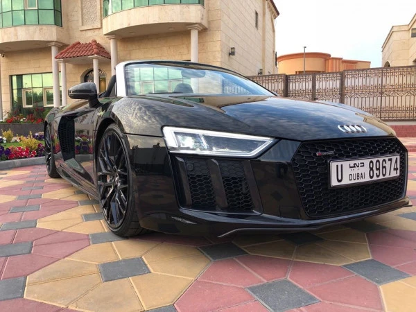  Black Audi R8 Spider Photo 3