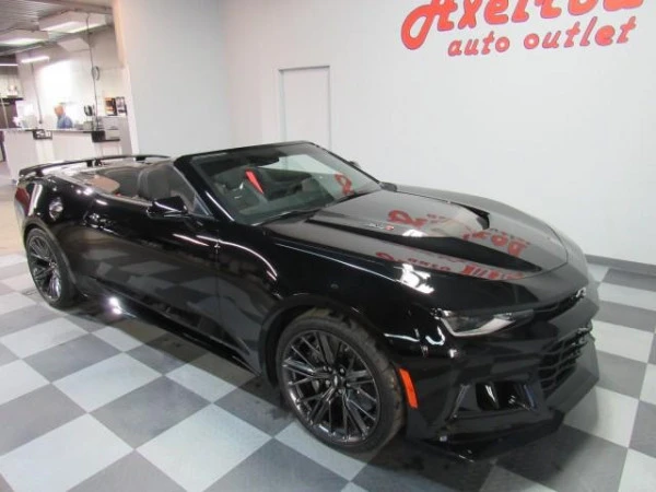  Black Chevrolet Camaro convertible Photo 2