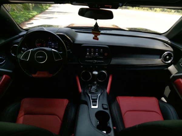  Black Chevrolet Camaro Photo 3