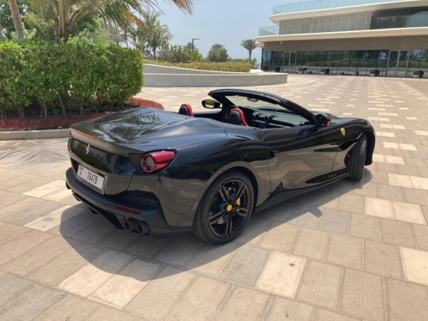  Black Ferrari Portofino Rosso Photo 4