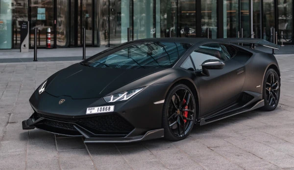  Black Lamborghini Huracan Photo 3