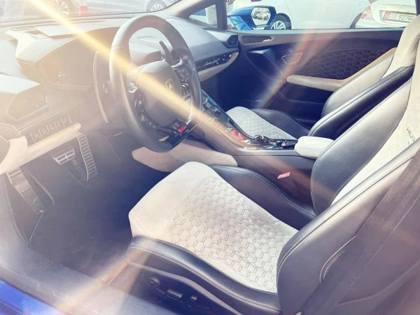  Blue Lamborghini Huracan Spyder Photo 2