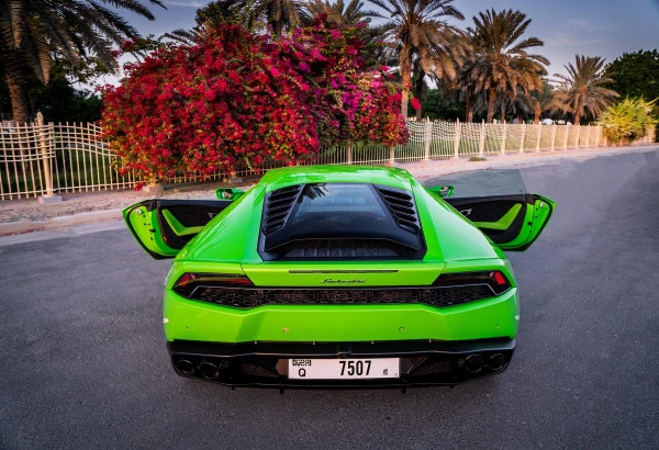  Green Lamborghini Huracan Photo 6