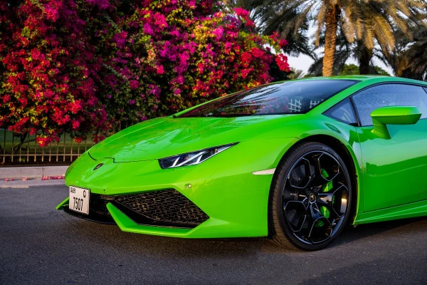  Green Lamborghini Huracan Photo 7