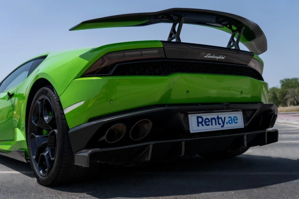  Green Lamborghini Huracan Photo 6