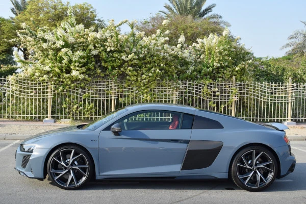  Grey Audi R8 Photo 2