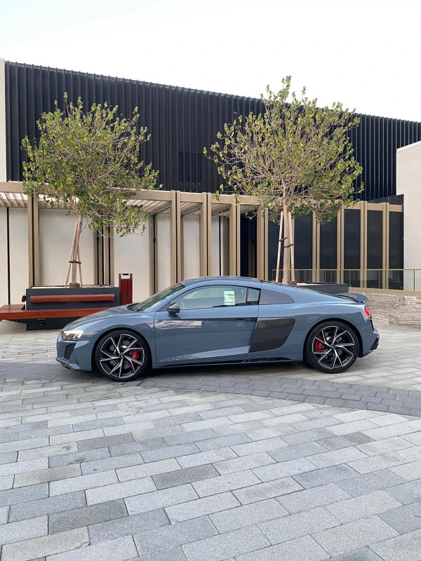  Grey Audi R8 V10 Photo 3