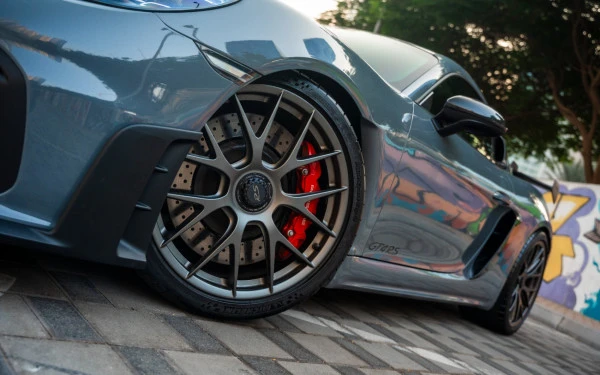  Grey Porsche Cayman GT4 RS Photo 10