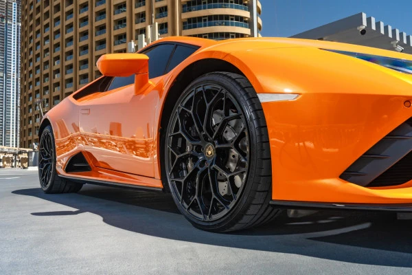  Orange Lamborghini Huracan Photo 2