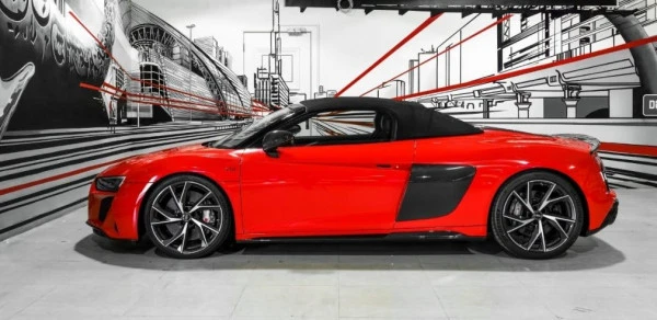  Red Audi R8 spyder Photo 2