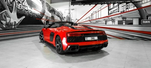  Red Audi R8 spyder Photo 3
