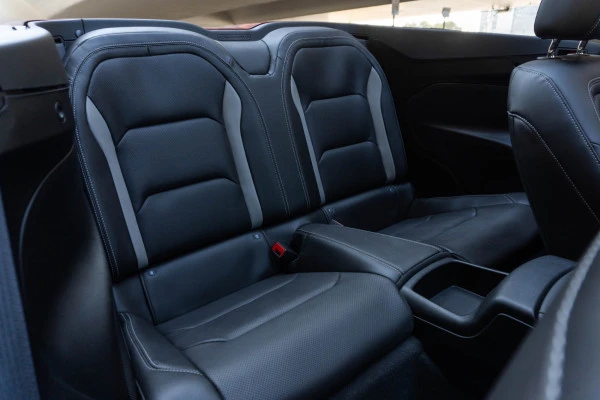  Red Chevrolet Camaro convertible V6 RS Photo 3