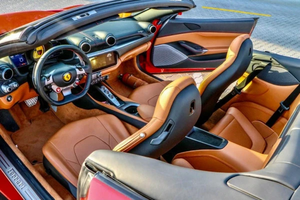  Red Ferrari Portofino Rosso Photo 4