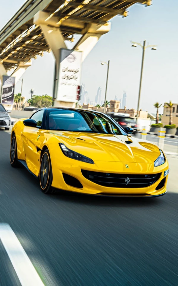  Yellow Ferrari Portofino Rosso Photo 2