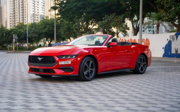  Red Ford Mustang cabrio Photo 3