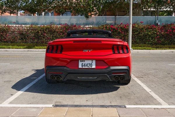  Red Ford Mustang V8 5.0L cabrio Photo 4