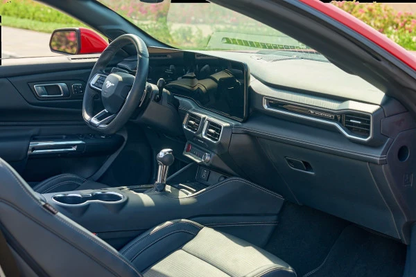  Red Ford Mustang V8 5.0L cabrio Photo 7