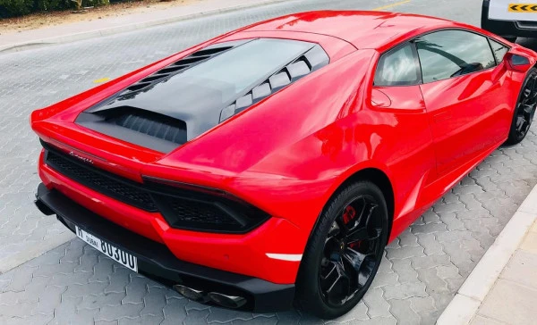  Red Lamborghini Huracan Photo 4