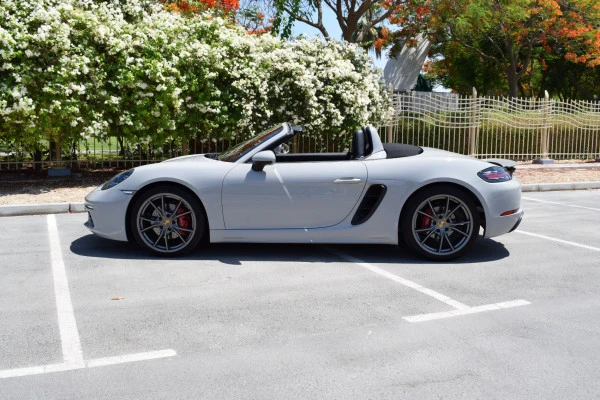  white Gray Porsche Boxster Photo 4