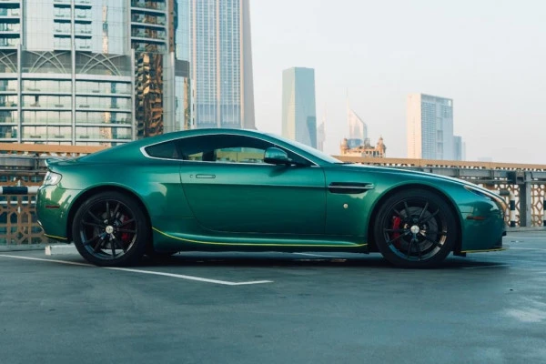  Green Aston Martin Vantage Photo 2