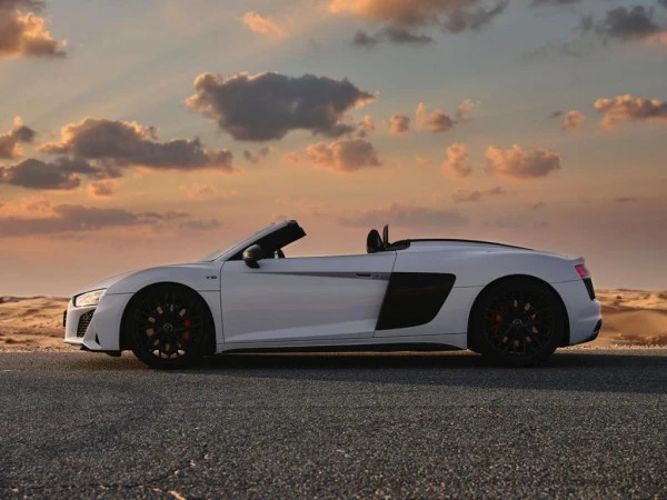  White Audi R8 Facelift Photo 2