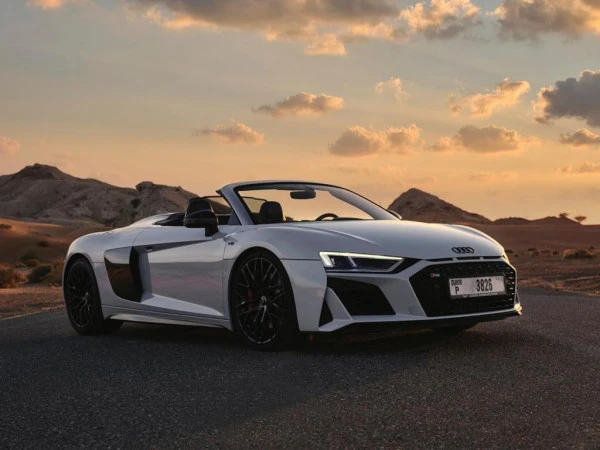  White Audi R8 Facelift Photo 6