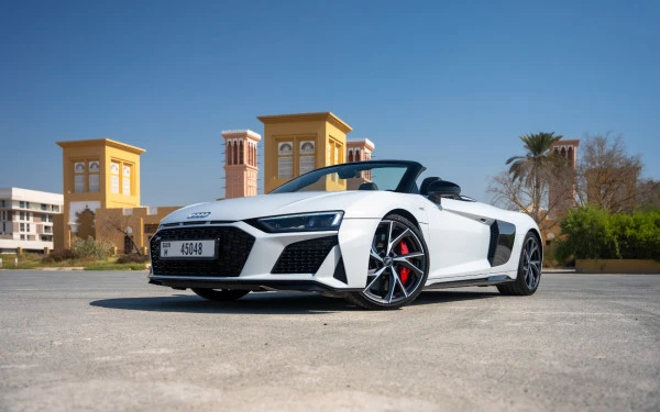  White Audi R8 Spyder Photo 3