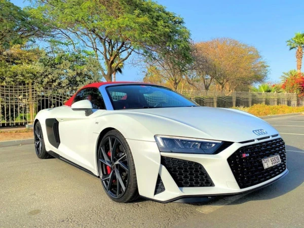  White Audi R8 Spyder V10 Photo 4