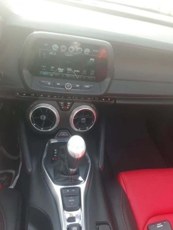  White Chevrolet Camaro Photo 8