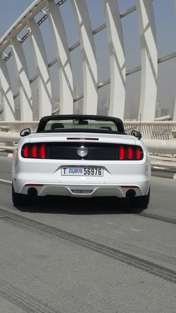  White Ford Mustang Convertible Photo 5