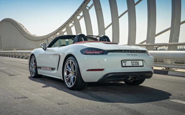  White Porsche Boxster 718 Photo 2