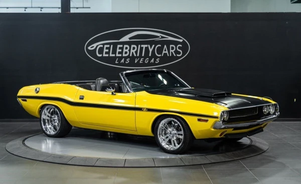  Yellow Dodge Challenger Photo 2