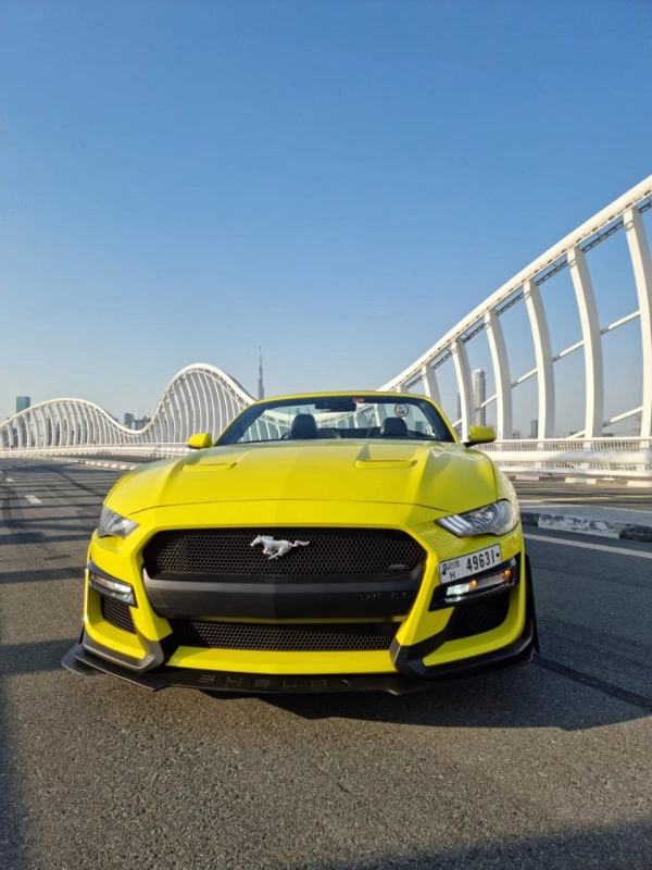  Yellow Ford Mustang Eco Boost cabrio Photo 2