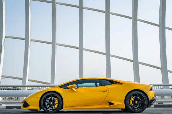  Yellow Lamborghini Huracan Coupe Photo 3