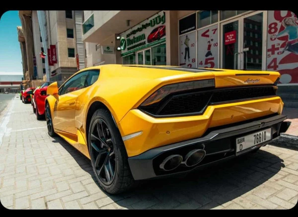  Yellow Lamborghini Huracan Photo 3