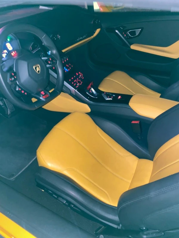  Yellow Lamborghini Huracan Photo 4