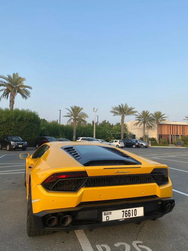  Yellow Lamborghini Huracan Photo 2