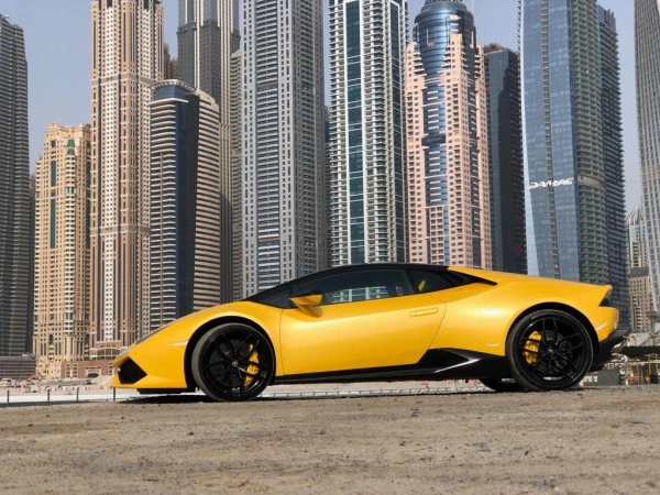  Yellow Lamborghini Huracan Photo 2