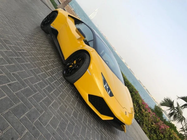  Yellow Lamborghini Huracan Photo 9