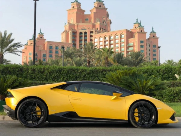  Yellow Lamborghini Huracan Photo 10