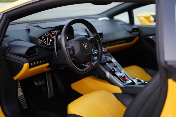  Yellow Lamborghini Huracan Photo 6